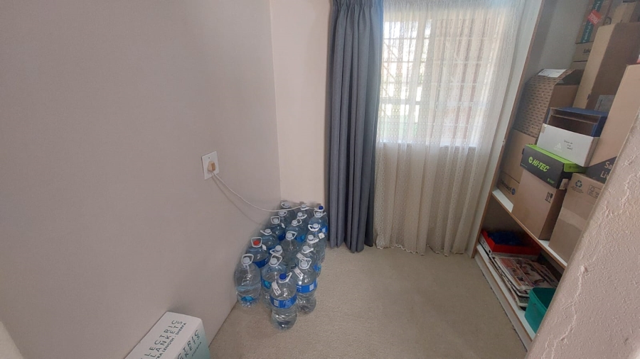 6 Bedroom Property for Sale in Rant En Dal Gauteng