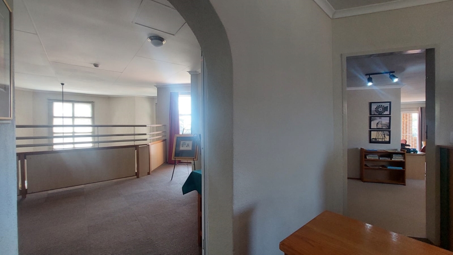 6 Bedroom Property for Sale in Rant En Dal Gauteng