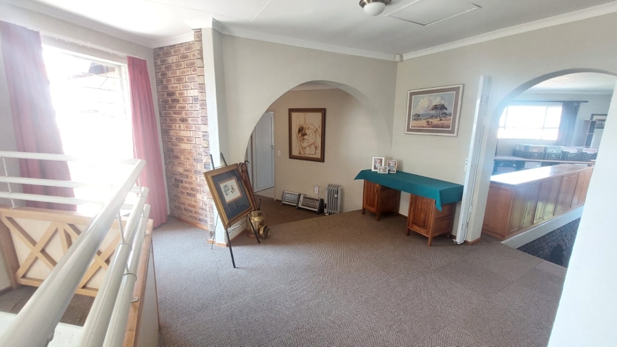 6 Bedroom Property for Sale in Rant En Dal Gauteng