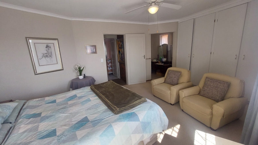 6 Bedroom Property for Sale in Rant En Dal Gauteng