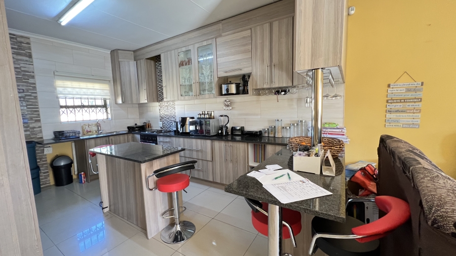 2 Bedroom Property for Sale in Robinpark Gauteng