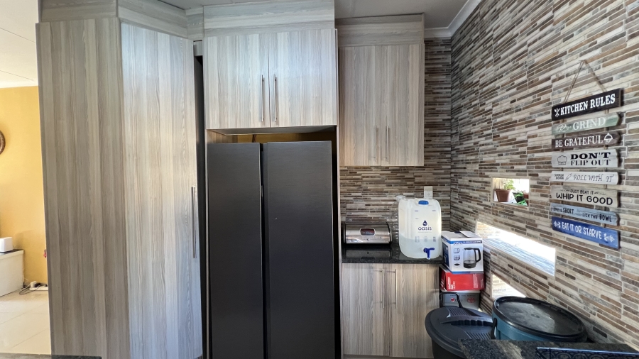 2 Bedroom Property for Sale in Robinpark Gauteng