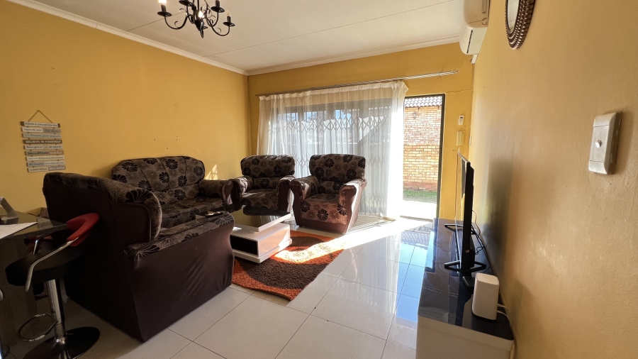 2 Bedroom Property for Sale in Robinpark Gauteng