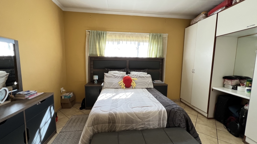 2 Bedroom Property for Sale in Robinpark Gauteng