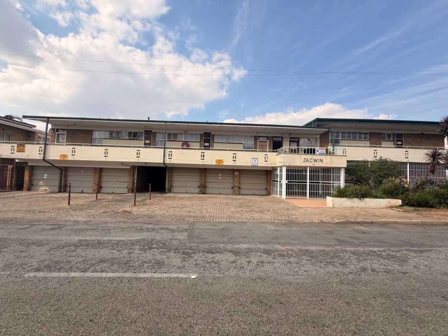 2 Bedroom Property for Sale in New Redruth Gauteng