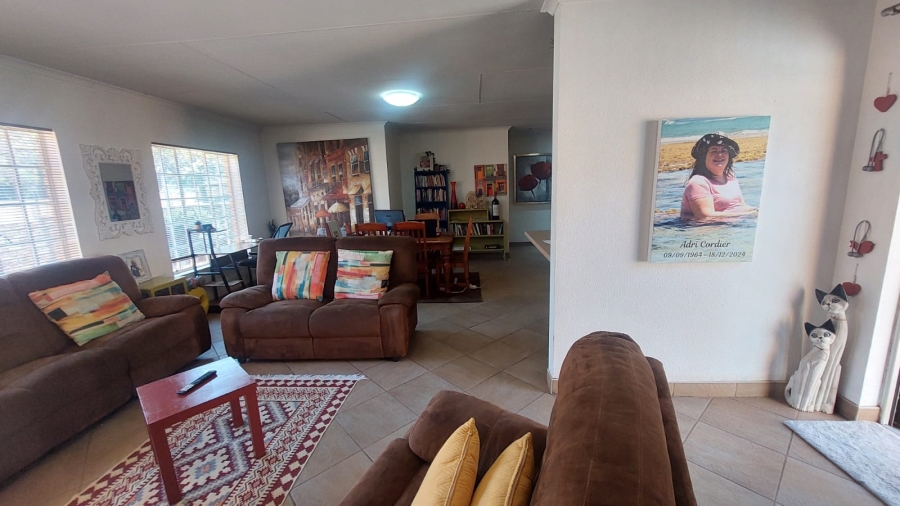 2 Bedroom Property for Sale in Robinpark Gauteng