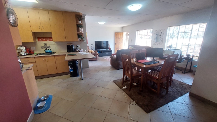 2 Bedroom Property for Sale in Robinpark Gauteng