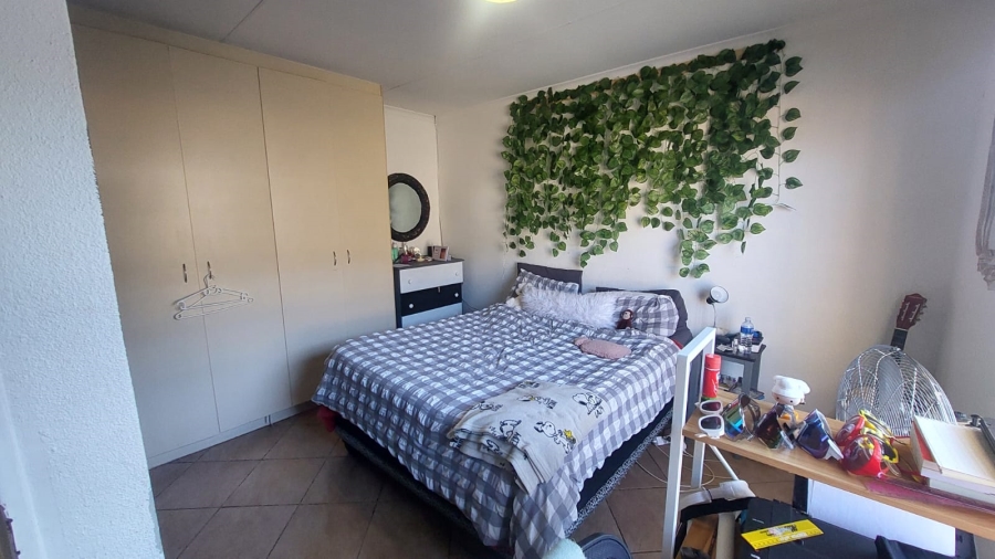 2 Bedroom Property for Sale in Robinpark Gauteng
