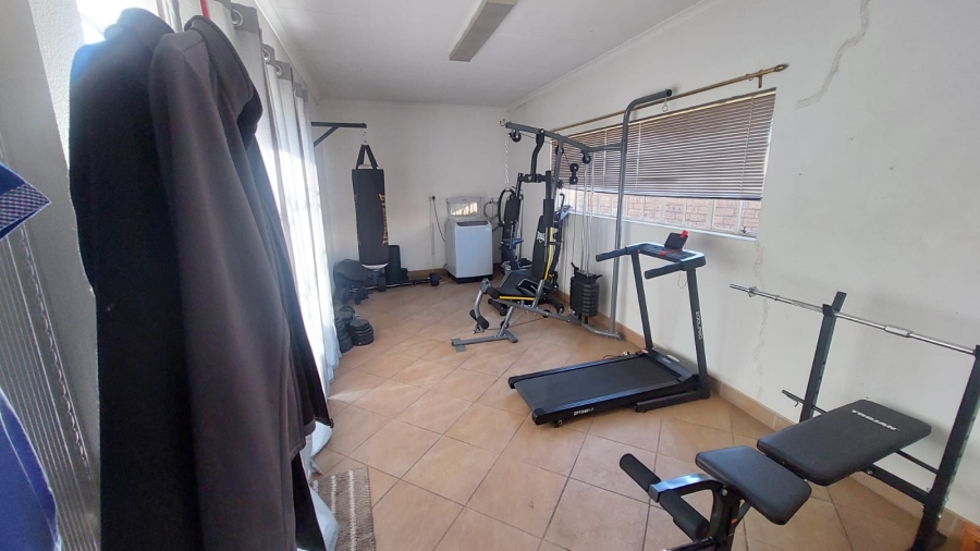 2 Bedroom Property for Sale in Robinpark Gauteng