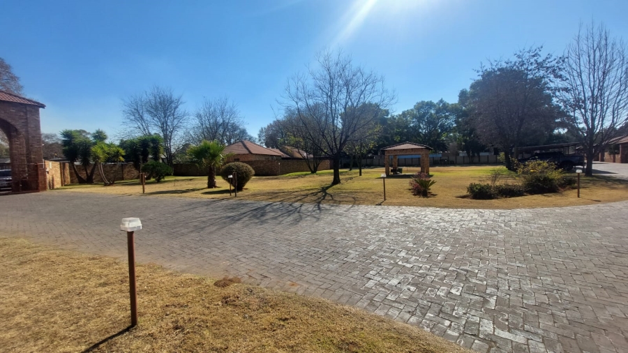2 Bedroom Property for Sale in Robinpark Gauteng