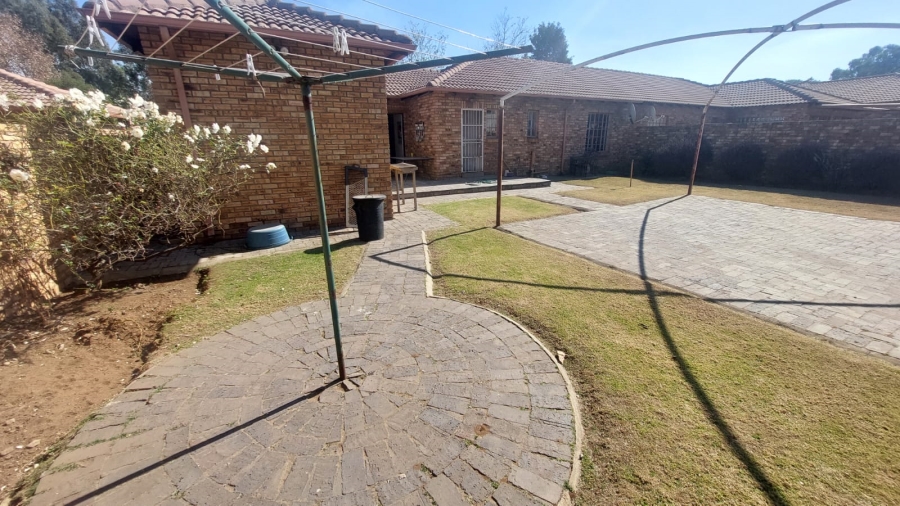 2 Bedroom Property for Sale in Robinpark Gauteng
