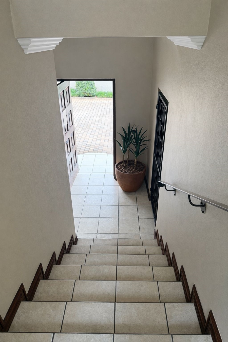 To Let 1 Bedroom Property for Rent in Linden Gauteng