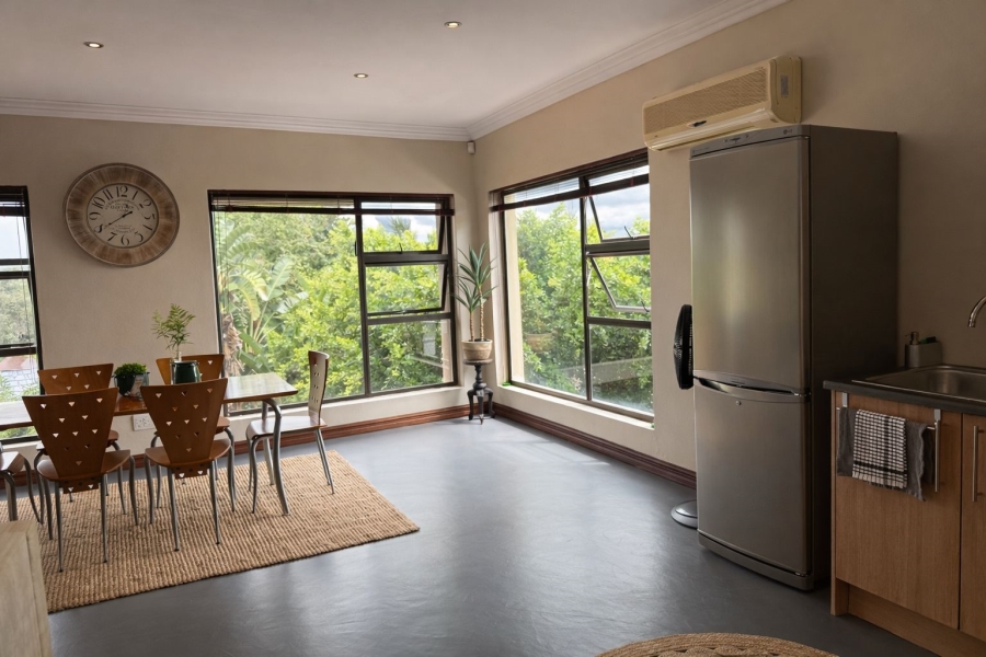To Let 1 Bedroom Property for Rent in Linden Gauteng