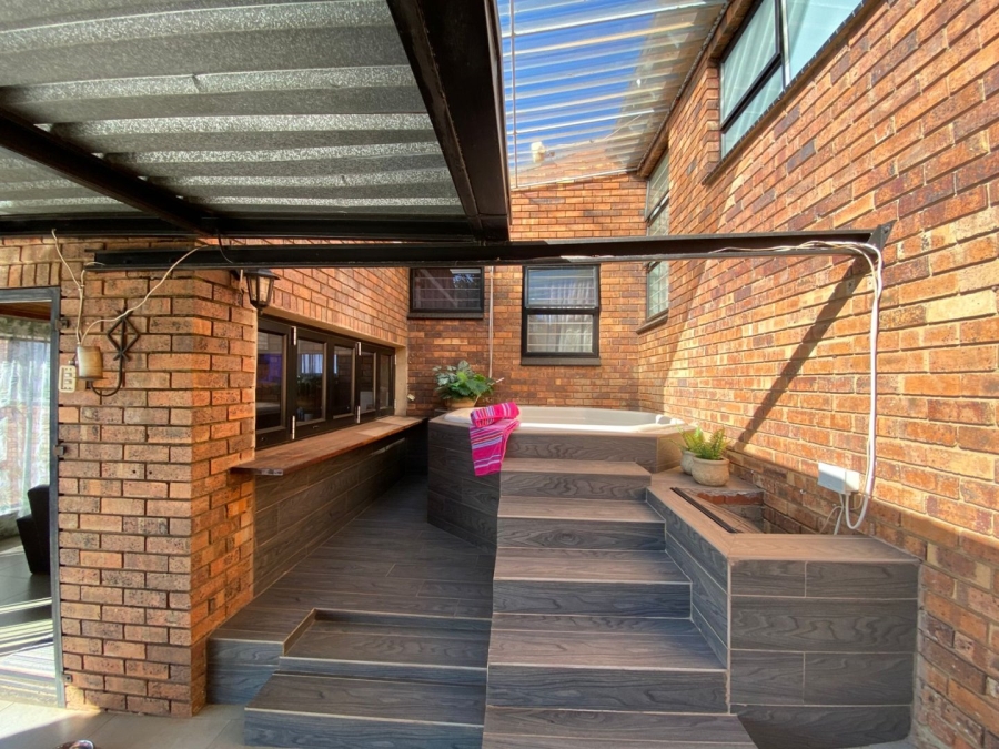 3 Bedroom Property for Sale in Sinoville Gauteng
