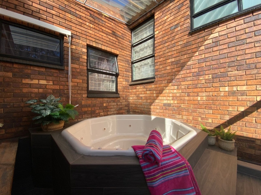 3 Bedroom Property for Sale in Sinoville Gauteng