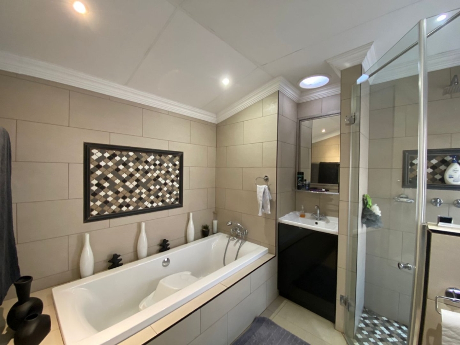 3 Bedroom Property for Sale in Sinoville Gauteng