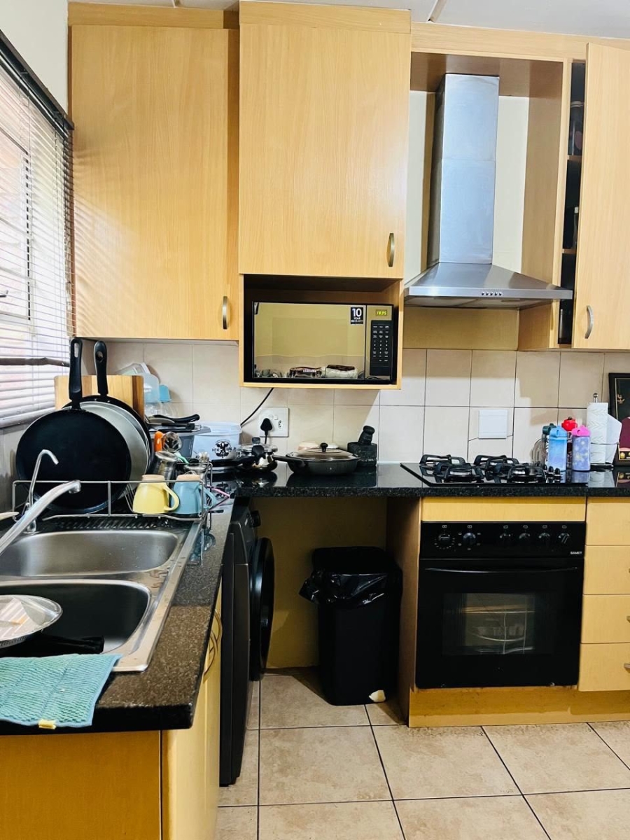 2 Bedroom Property for Sale in Vorna Valley Gauteng
