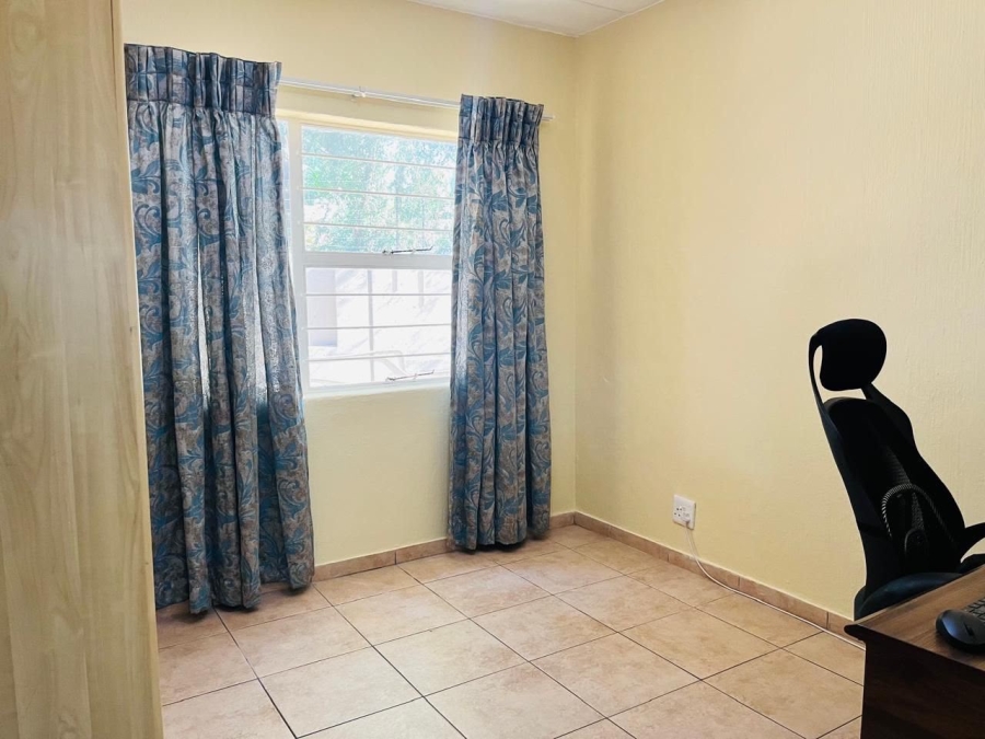 2 Bedroom Property for Sale in Vorna Valley Gauteng