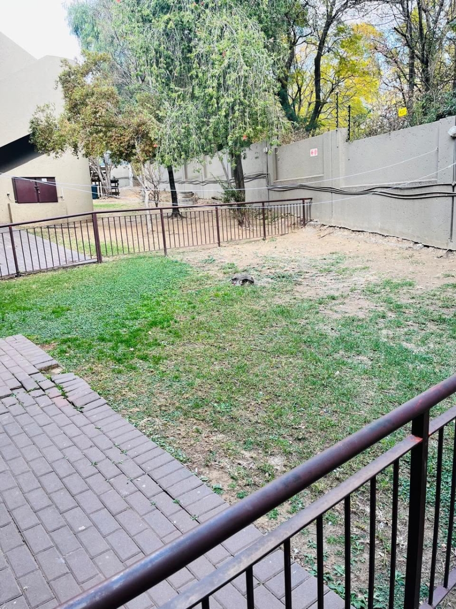 2 Bedroom Property for Sale in Vorna Valley Gauteng