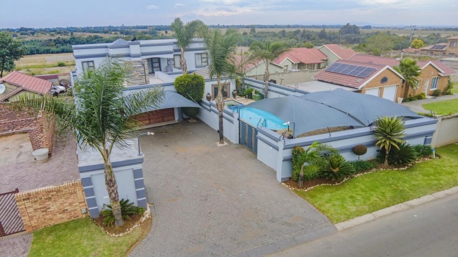 4 Bedroom Property for Sale in Liefde en Vrede Gauteng