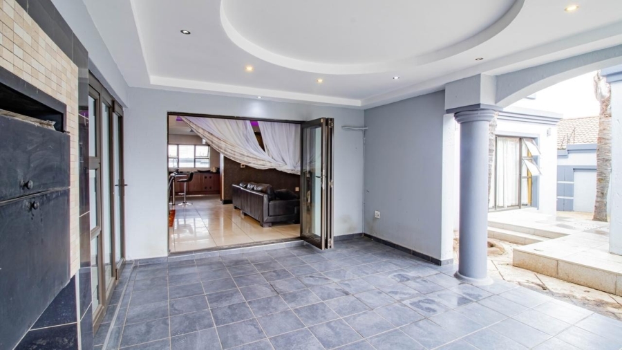 4 Bedroom Property for Sale in Liefde en Vrede Gauteng