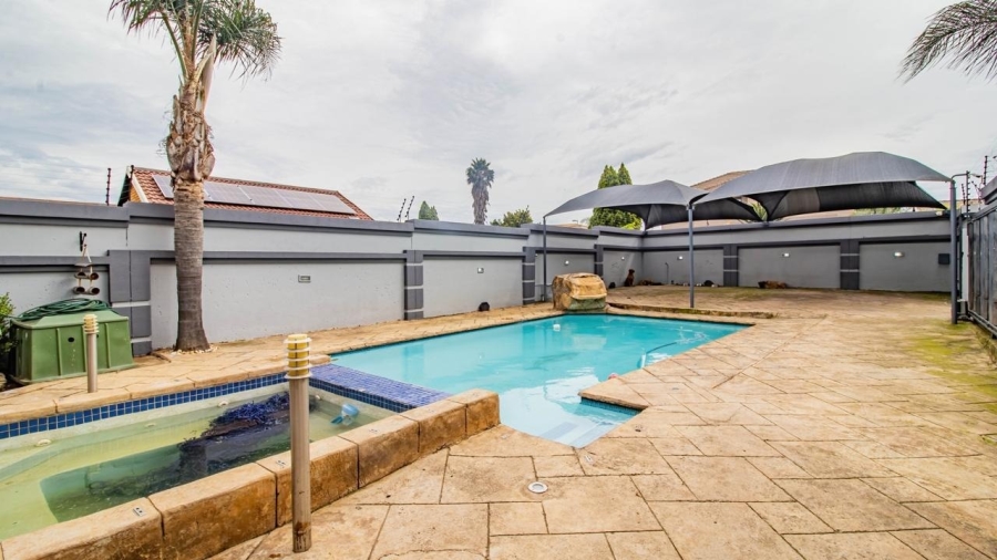4 Bedroom Property for Sale in Liefde en Vrede Gauteng