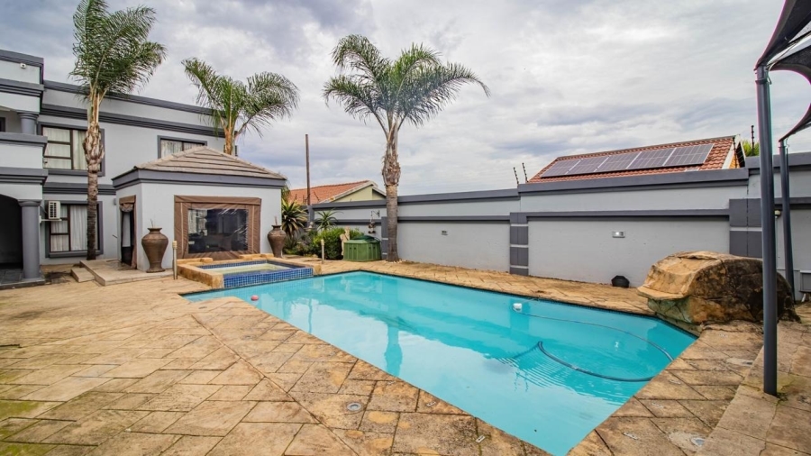 4 Bedroom Property for Sale in Liefde en Vrede Gauteng