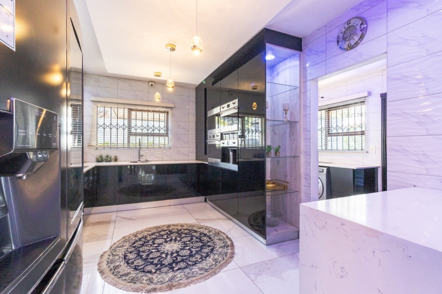 To Let 4 Bedroom Property for Rent in Bryanston Gauteng