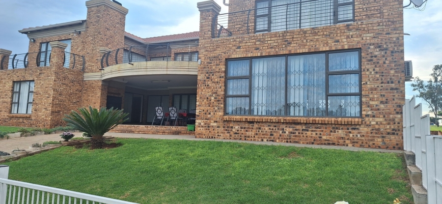4 Bedroom Property for Sale in Marlbank Gauteng