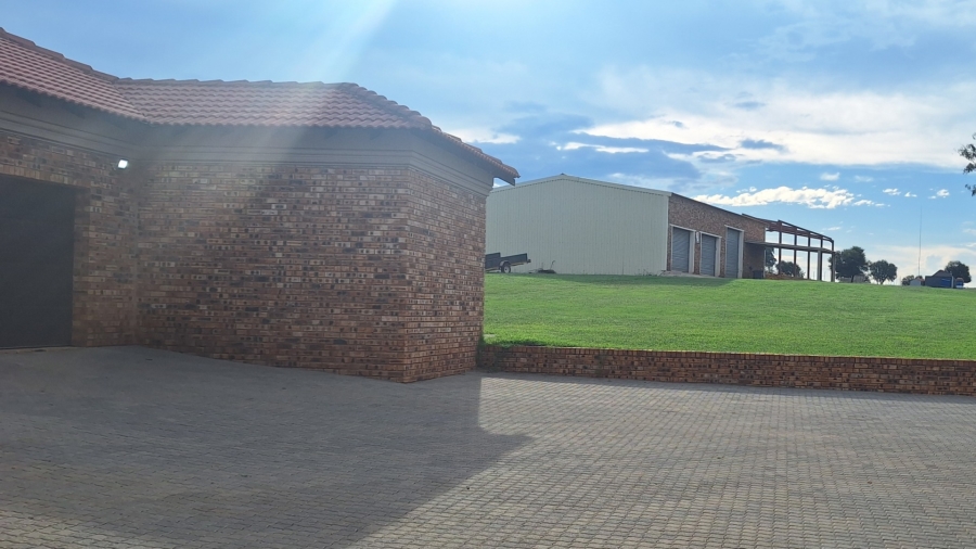 4 Bedroom Property for Sale in Marlbank Gauteng