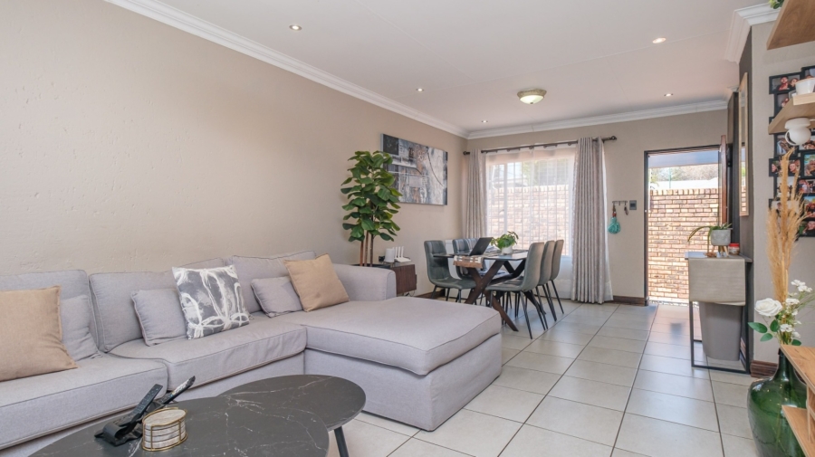 2 Bedroom Property for Sale in Radiokop Gauteng