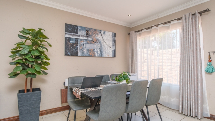 2 Bedroom Property for Sale in Radiokop Gauteng