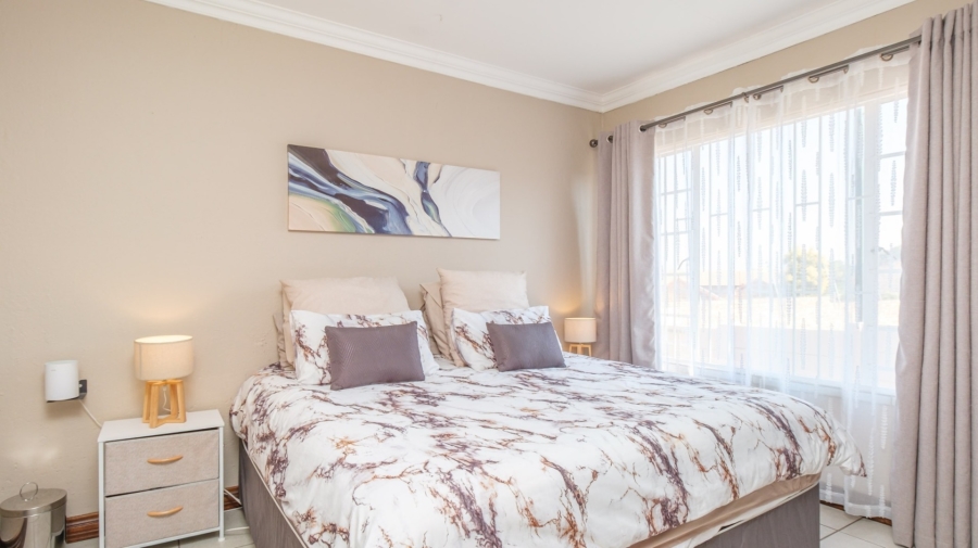 2 Bedroom Property for Sale in Radiokop Gauteng
