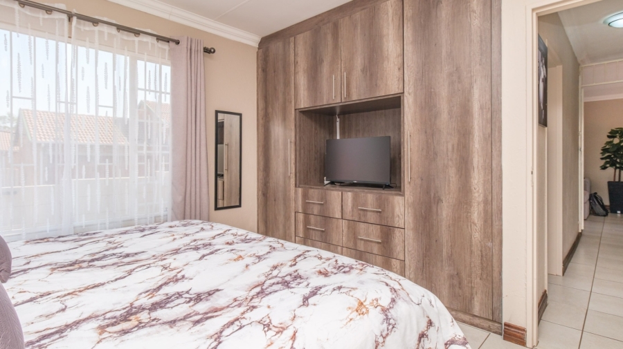2 Bedroom Property for Sale in Radiokop Gauteng