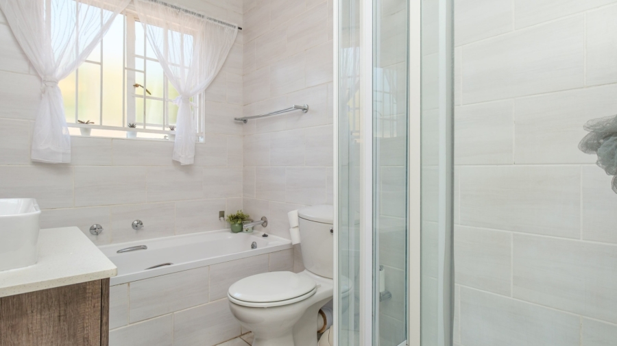 2 Bedroom Property for Sale in Radiokop Gauteng