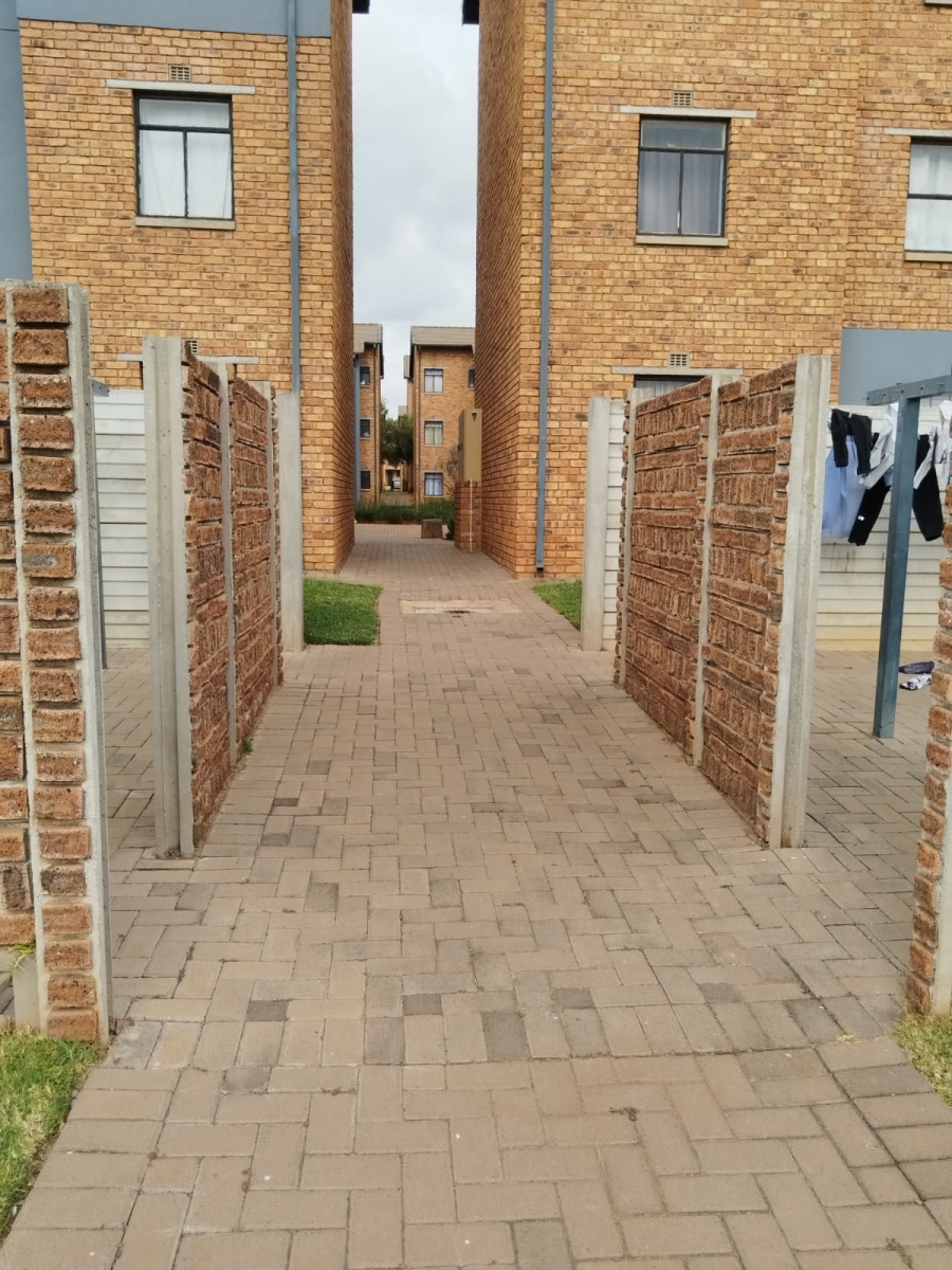 To Let 2 Bedroom Property for Rent in Sky City Gauteng