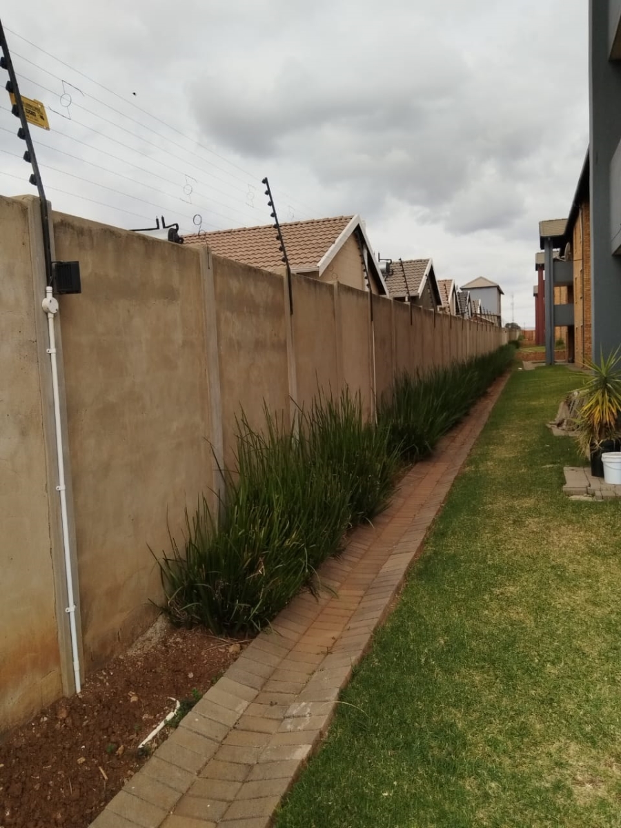 To Let 2 Bedroom Property for Rent in Sky City Gauteng