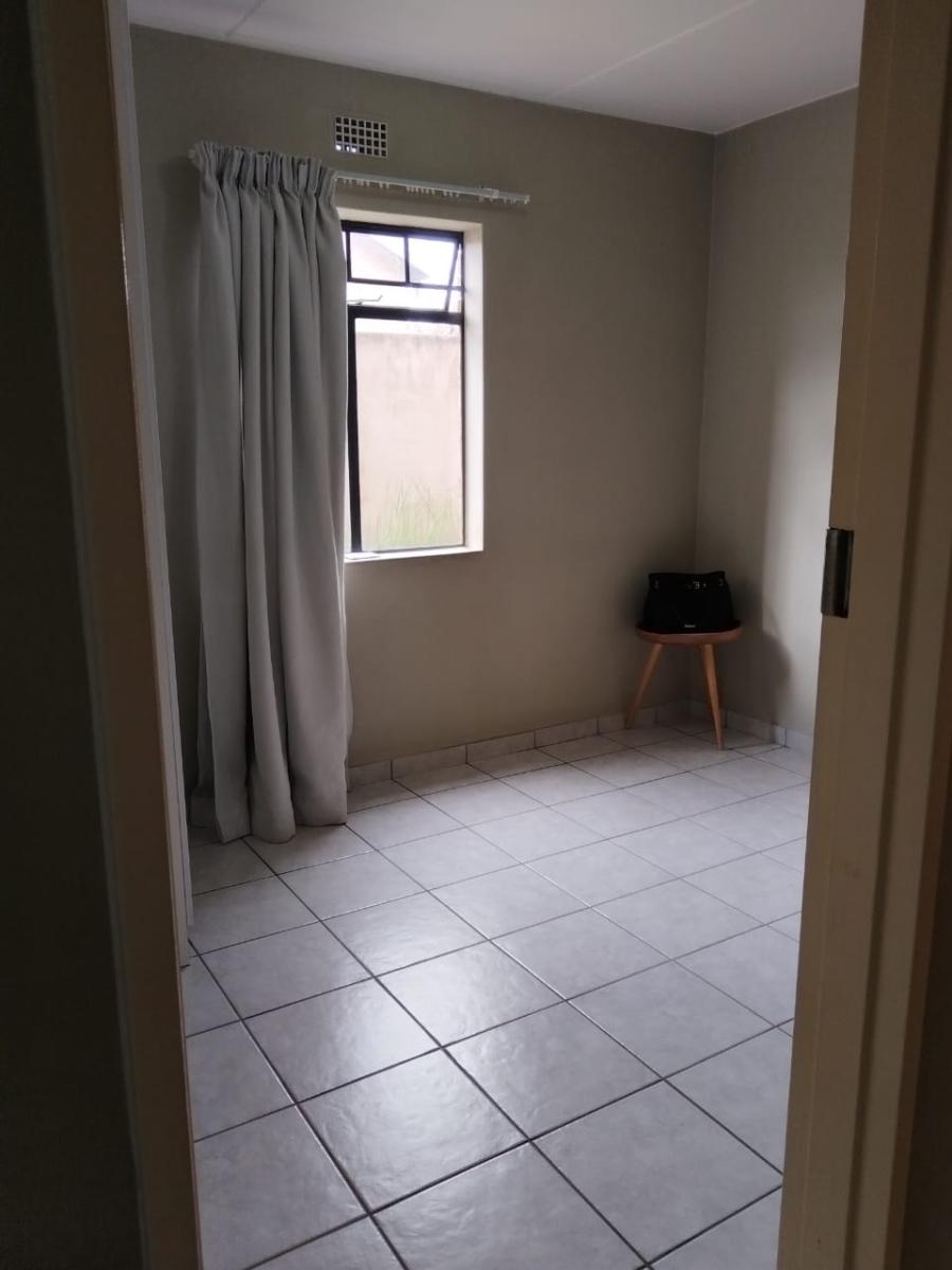 To Let 2 Bedroom Property for Rent in Sky City Gauteng