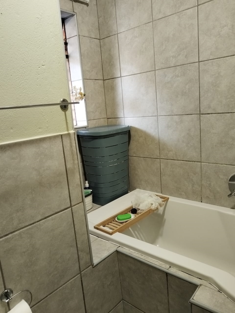 To Let 2 Bedroom Property for Rent in Sky City Gauteng