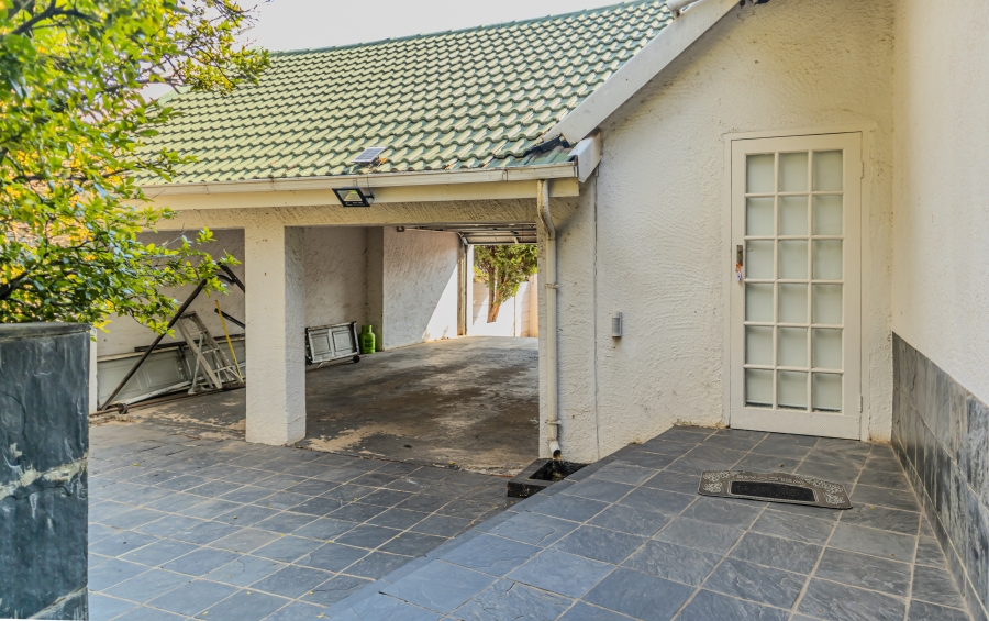 To Let 3 Bedroom Property for Rent in Parkmore Gauteng