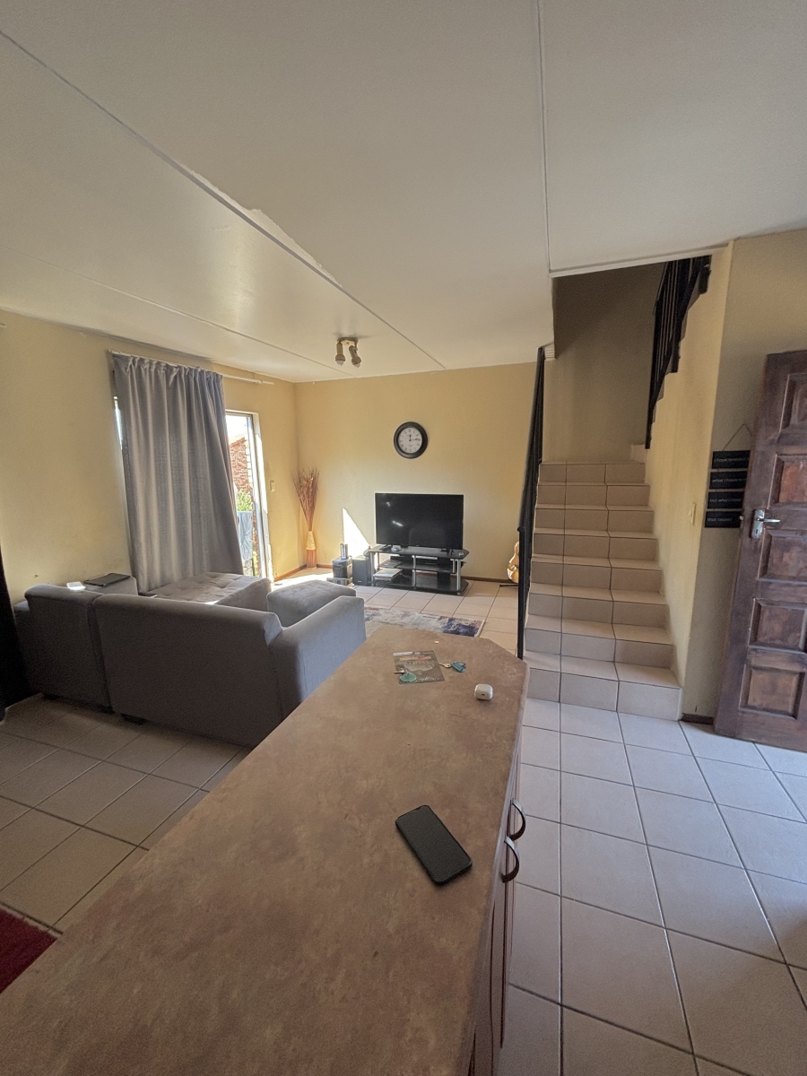 2 Bedroom Property for Sale in Halfway Gardens Gauteng
