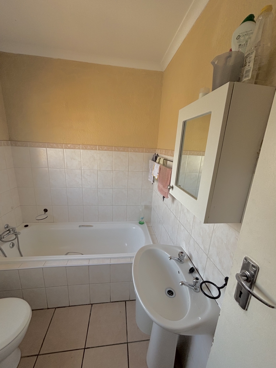 2 Bedroom Property for Sale in Halfway Gardens Gauteng