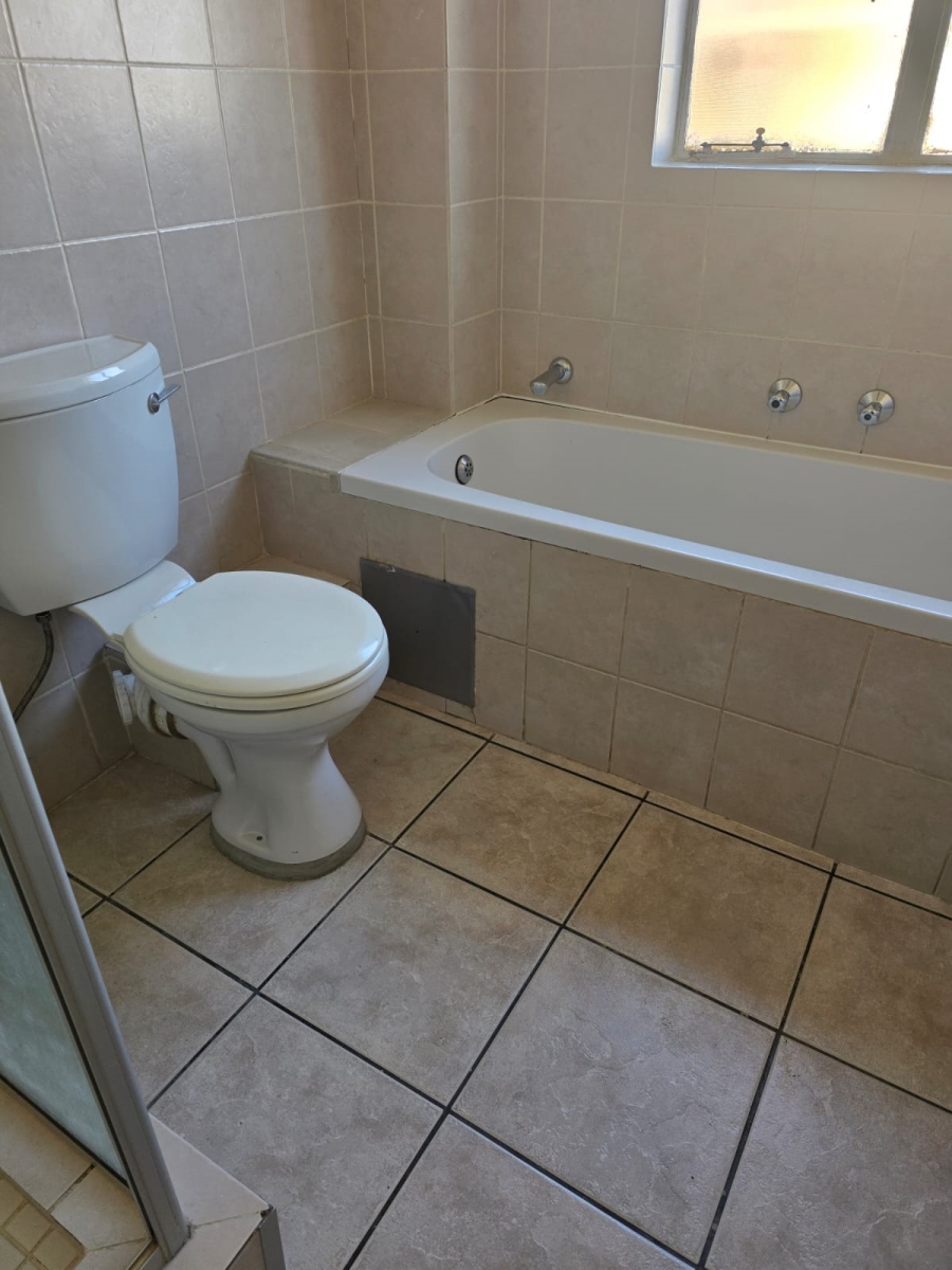 2 Bedroom Property for Sale in North Riding Gauteng