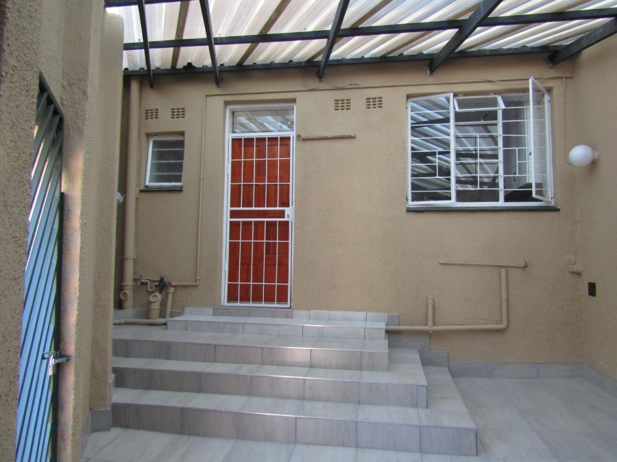 To Let 3 Bedroom Property for Rent in Mondeor Gauteng