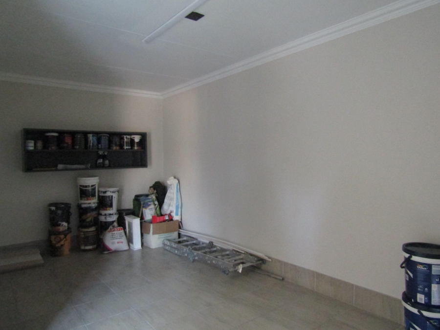 To Let 3 Bedroom Property for Rent in Mondeor Gauteng