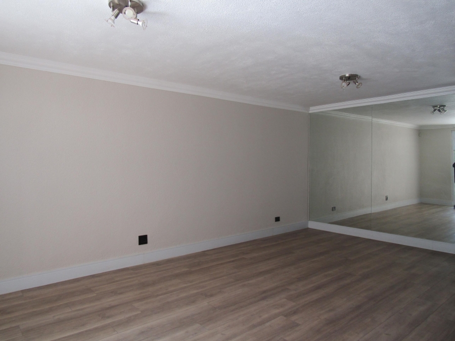 To Let 3 Bedroom Property for Rent in Mondeor Gauteng