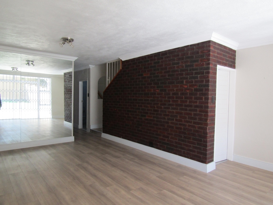 To Let 3 Bedroom Property for Rent in Mondeor Gauteng