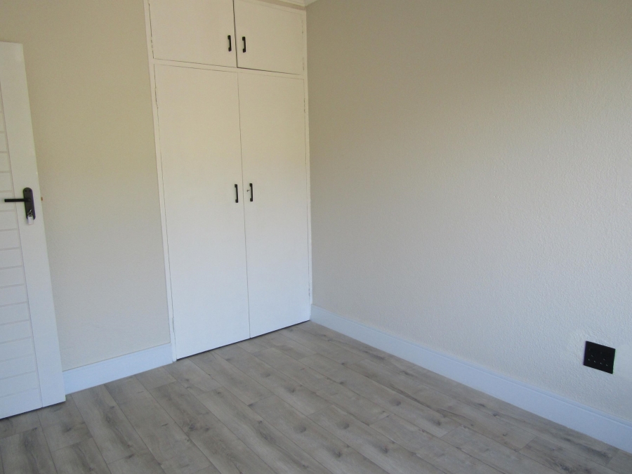 To Let 3 Bedroom Property for Rent in Mondeor Gauteng