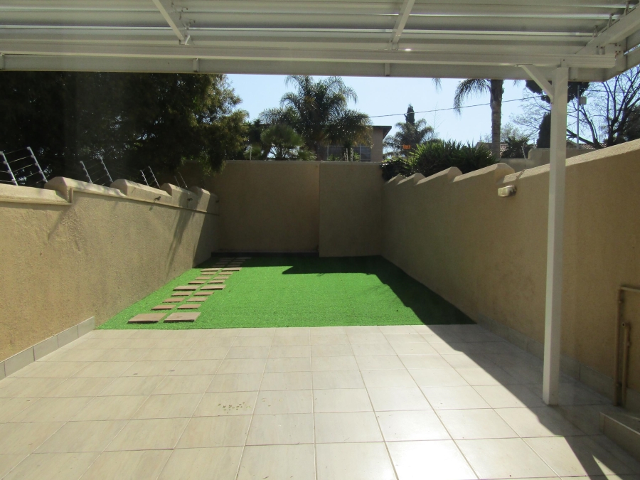To Let 3 Bedroom Property for Rent in Mondeor Gauteng