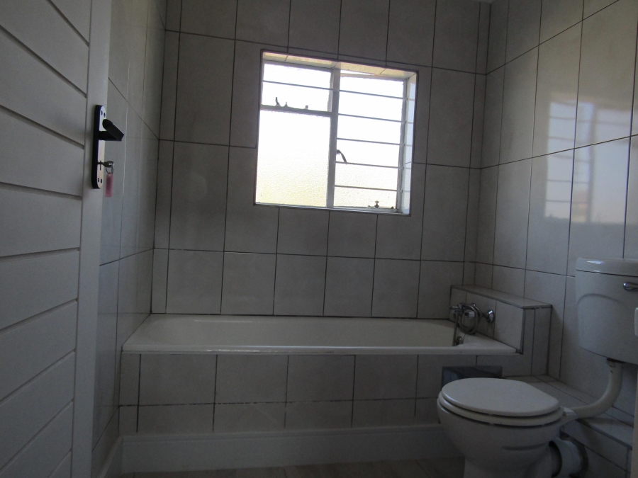 To Let 3 Bedroom Property for Rent in Mondeor Gauteng
